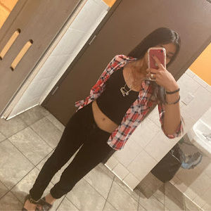 Meet your Posher, Fatima